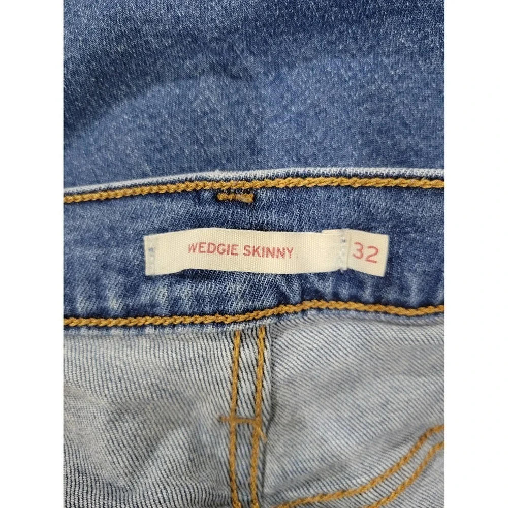 Levi's Wedgie Skinny Medium Wash Blue Jeans‎ Size 32